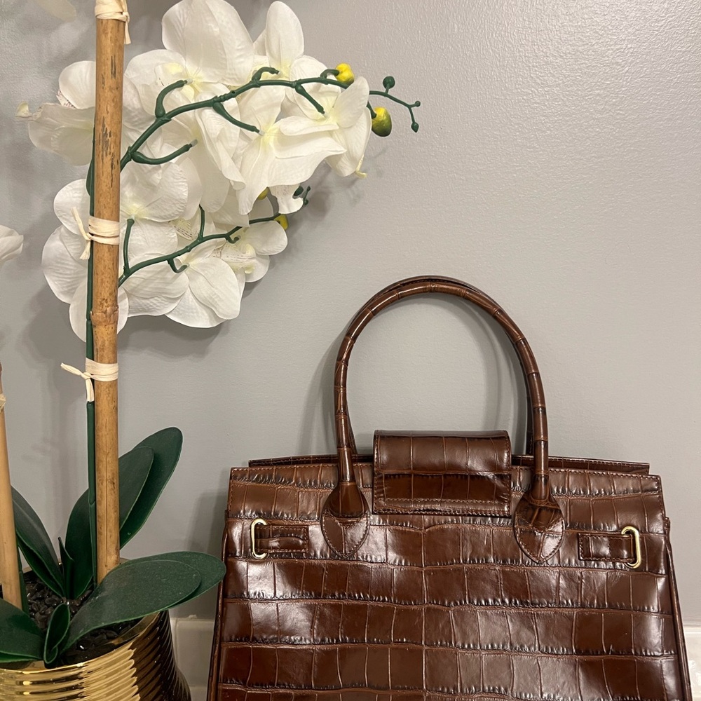 Fairfax & Favor England Windsor Handbag in Conker Brown Croc Print Leather - Picture 2 of 11